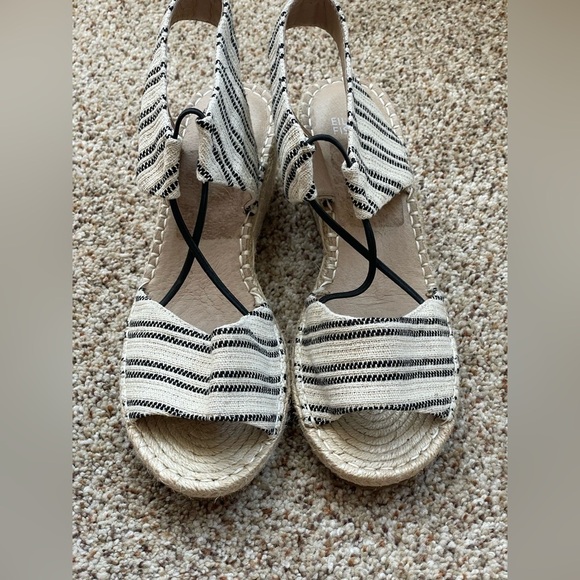 Eileen Fisher Women's Agnes Tan Black Striped Espadrille Wedge NWOT Size 9.5 - Picture 12 of 12